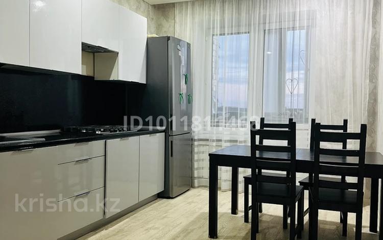 2-комнатная квартира · 68 м² · 9/10 этаж, мкр Кадыра Мырза-Али 11/1 за 220 000 ₸ в Уральске — фото 11
