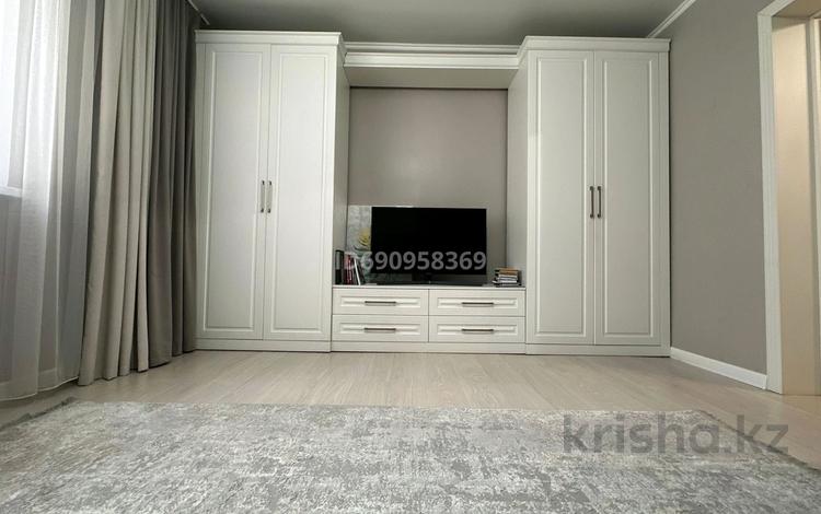 2-бөлмелі пәтер · 42 м² · 6/10 қабат, мкр Аксай-5, Мкр Аксай, Б. Момышулы 25 — Момыш Улы - Жубанова, бағасы: 32 млн ₸ в Алматы, Ауэзовский р-н — фото 2