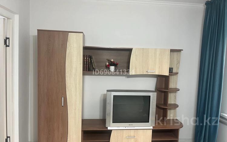 1-бөлмелі пәтер · 32 м², Жарокова163 56 — Сатпаева-Жарокова, бағасы: 250 000 ₸ в Алматы, Бостандыкский р-н — фото 2