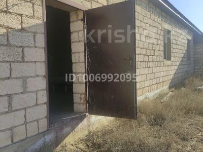 Часть дома · 2 комнаты · 25 м² · 10 сот., Тенге. ул. А. Жұбанов 14А — Сш 11 за 9 млн ₸ в Жанаозен