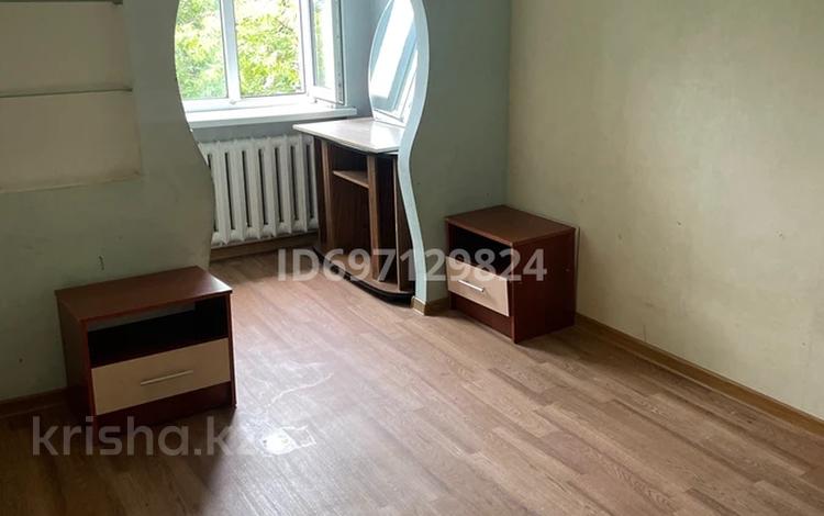 3-комнатная квартира, 58 м², 3/5 этаж помесячно, Кажымукана 10/1