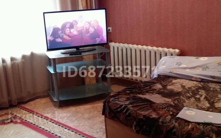 1-бөлмелі пәтер · 50 м² · 3 қабат, Абая — Проспект Назарбаева, бағасы: 10 000 ₸ в Уральске — фото 2