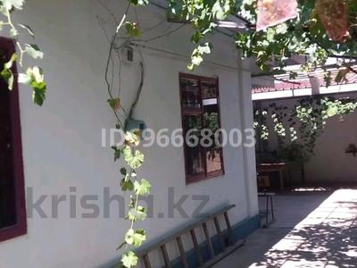 Отдельный дом · 5 комнат · 129 м² · 7.3 сот., 1- переулок Абая — Пересечение улицы Абая, областной Военкомата, центральный парк за 40 млн 〒 в Таразе