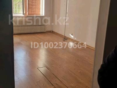2-комнатная квартира · 50 м² · 1/5 этаж, 6-й мкр 26 — Вдоль дороги под офис можно за 180 000 〒 в Актау