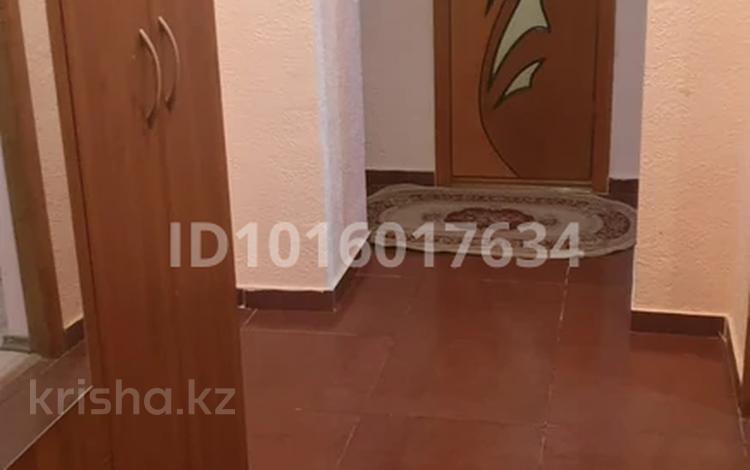 4-комнатная квартира · 100 м² · 3/3 этаж, Азаттык — Напротив Шалкымы за 300 000 ₸ в Атырау, мкр Жилгородок — фото 2