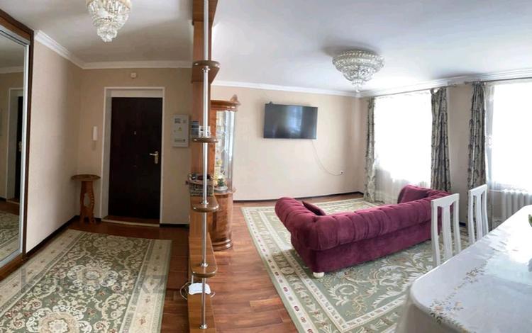 3-комнатная квартира, 84 м², 1/10 этаж, Бекхожина за 29.5 млн 〒 в Павлодаре — фото 2
