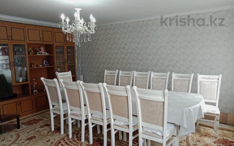 Отдельный дом · 4 комнаты · 100 м² · 8 сот., Богенбай батыра 42 за 10.5 млн 〒 в Атырау — фото 2