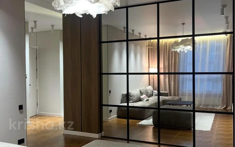 3-комнатная квартира · 90 м² · 5/18 этаж, Сыганак 24 за 400 000 ₸ в Астане, Нура р-н — фото 2