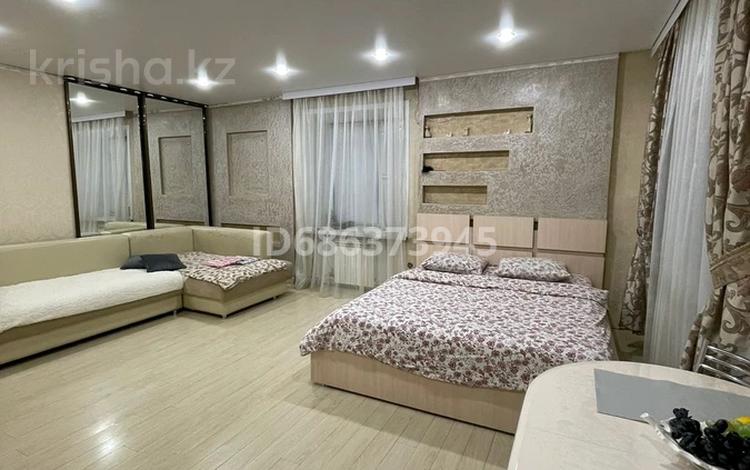 1-комнатная квартира · 34 м² · 2/5 этаж, мкр Новый Город, Ермекова 43 — Бухар Жырау за 2 000 ₸ в Караганде, Казыбек би р-н — фото 2