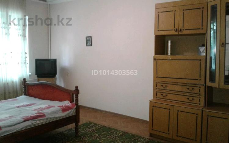 1-бөлмелі пәтер · 40 м² · 1/5 қабат, Тастақ-3 ш/а., Богенбай Батыра 313 — Толе би, уг. Розыбакиева, бағасы: 220 000 ₸ в Алматы, Алмалинский р-н — фото 2