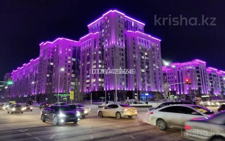 4-комнатная квартира · 102.9 м² · 17/17 этаж, Керей, Жәнібек хандар 28 за 70 млн ₸ в Астане, Есильский р-н — фото 2