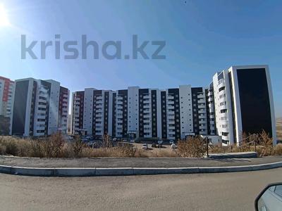 3-комнатная квартира · 96.3 м² · 6/9 этаж, проспект Аль-Фараби 44 за 35.6 млн 〒 в Усть-Каменогорске