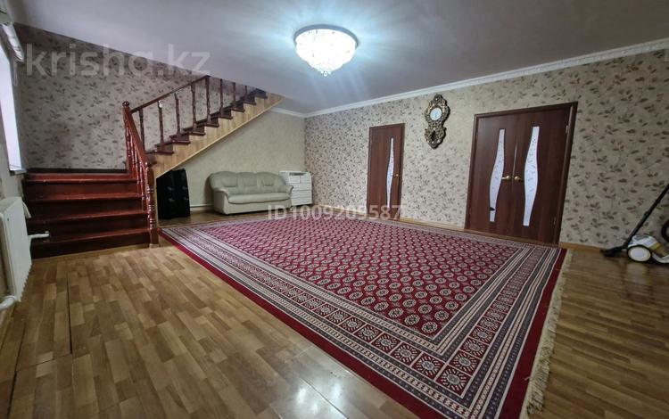 Жеке үй · 6 бөлме · 220 м² · 10 сот., мкр Геолог, Проезд Дәнеш Рақышев 4, бағасы: 1 млн 〒 в Атырау — фото 2