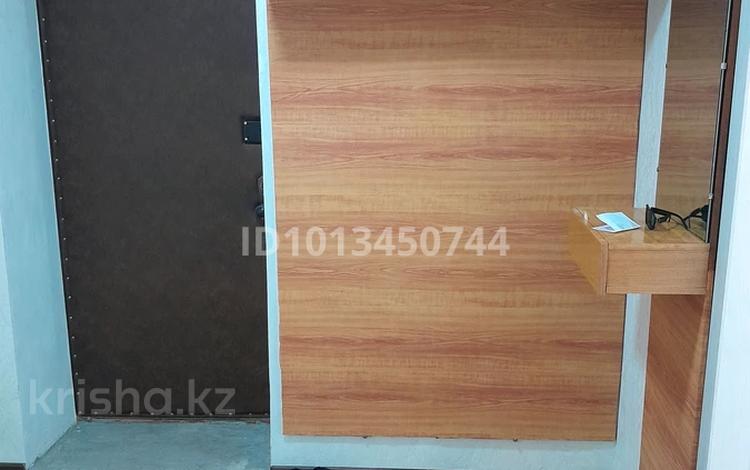 1-бөлмелі пәтер · 45 м² · 3/5 қабат, Кенесары 17 — Ценр, бағасы: 15 000 ₸ в Бурабае — фото 2