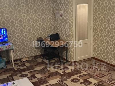 2-бөлмелі пәтер, 50 м², 5/5 қабат, Толеби 49 — На против колледжа КМК, бағасы: 6.8 млн 〒 в Кентау