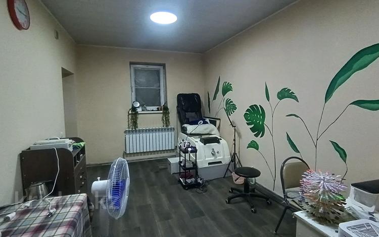 Свободное назначение, офисы, магазины и бутики, склады, общепит, салоны красоты, медцентры и аптеки, образование, развлечения · 40 м² за 15 млн ₸ в Алматы, Жетысуский р-н — фото 2