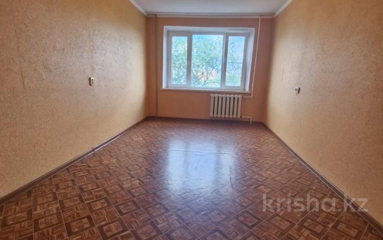 3-бөлмелі пәтер · 65 м² · 4/9 қабат, 4 ш/а 4а, бағасы: 19.8 млн ₸ в Уральске, мкр 4 — фото 2