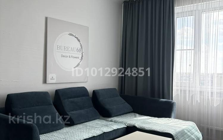 2-комнатная квартира · 70 м² · 20/22 этаж, Жумекен Нажимеденов 10/3 за 300 000 ₸ в Астане, Сарайшык р-н — фото 2