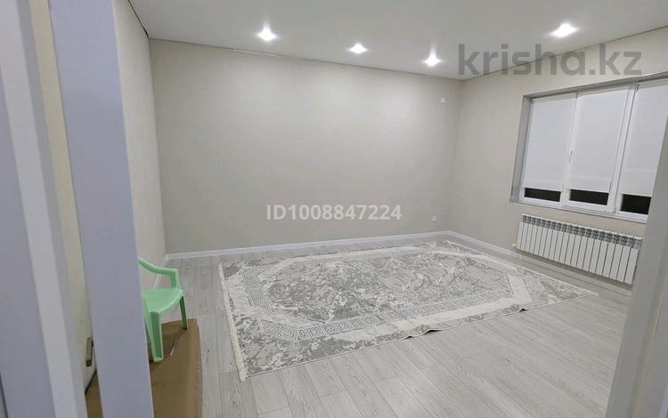 Отдельный дом · 4 комнаты · 115 м² · 4 сот., Сарыарка, Таксай 15/1 — 51 школа за 35 млн 〒 в Деркуле — фото 2