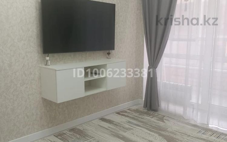 1-комнатная квартира · 42 м² · 9/10 этаж, Мухамедханова 8 за 260 000 ₸ в Астане, Нура р-н — фото 2