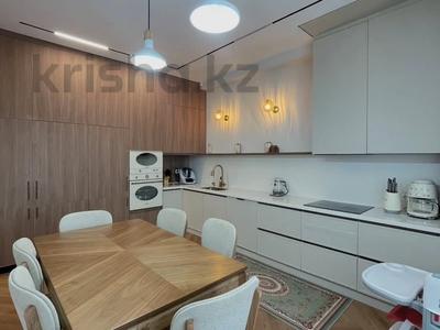 4-комнатная квартира · 130 м² · 11/20 этаж, Снегина 32/1 — DOSTYK PLAZA за 1.2 млн ₸ в Алматы, Медеуский р-н