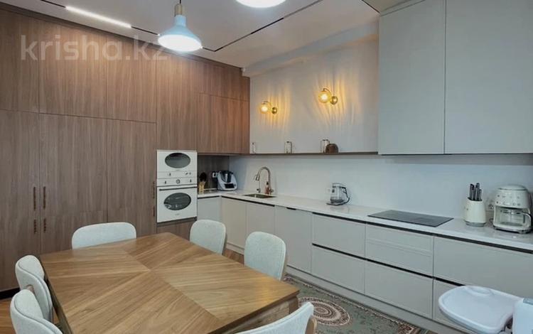 4-комнатная квартира · 130 м² · 11/20 этаж, Снегина 32/1 — DOSTYK PLAZA за 1.2 млн ₸ в Алматы, Медеуский р-н — фото 2