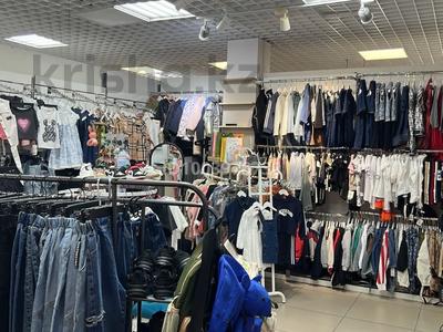 Бутик с товаром · 30 м², бағасы: 6 млн 〒 в Актобе, мкр 8