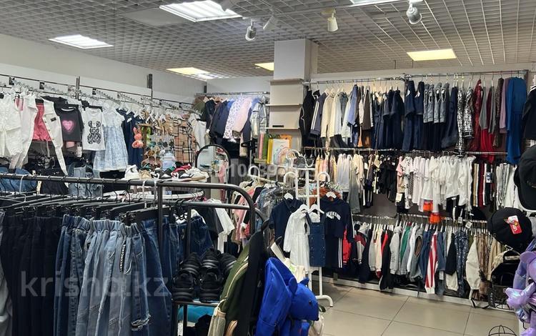 Бутик с товаром · 30 м², бағасы: 6 млн 〒 в Актобе, мкр 8 — фото 2