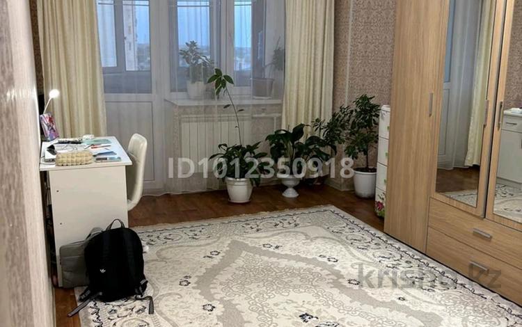 3-бөлмелі пәтер · 100.05 м² · 8/9 қабат, мкр 12 51, бағасы: 30 млн ₸ в Актобе — фото 2