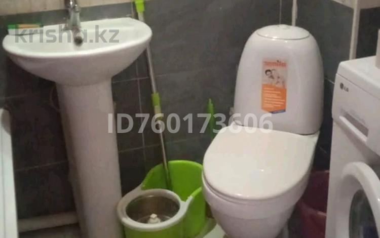 3-бөлмелі пәтер · 50 м² · 3/5 қабат, Григория Карелина 36 — Адмирала Льва Владимирского, бағасы: 18 млн ₸ в Атырау, мкр Авангард-3 — фото 8