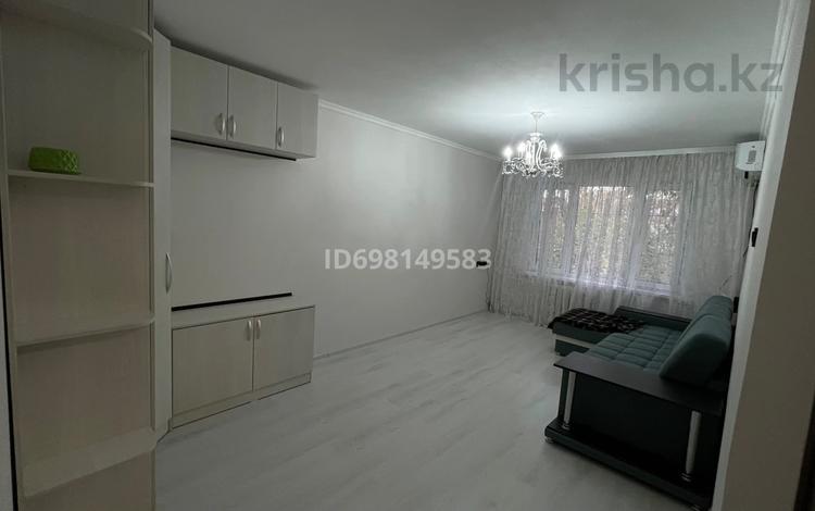 1-комнатная квартира, 33 м², 1/4 этаж помесячно, мкр №10