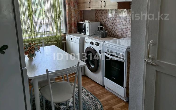 3-бөлмелі пәтер · 60 м² · 4/5 қабат, Минина 42 — Област, бағасы: 25 млн ₸ в Павлодаре — фото 2