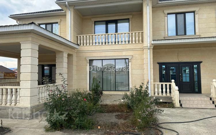 Дом · 7 комнат · 485 м², мкр Самал, 8 12 за 200 000 ₸ в Атырау — фото 2