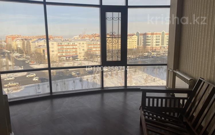 5-бөлмелі пәтер · 170 м² · 6/6 қабат, мкр. Алтын орда 57 в, бағасы: 75 млн ₸ в Актобе — фото 2