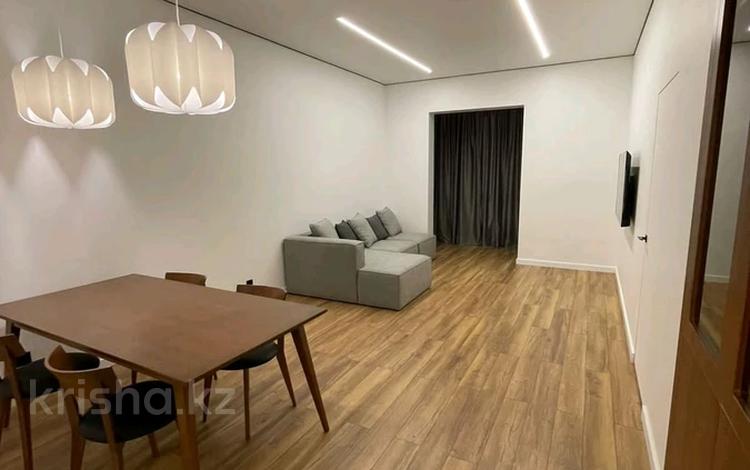 2-комнатная квартира, 80 м², 20/20 этаж помесячно, Гагарина 310