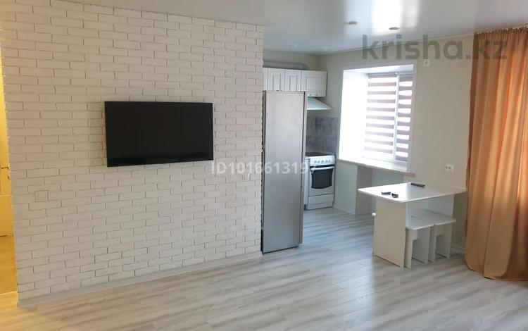 2-комнатная квартира · 45 м² · 1/3 этаж, Тохтарова 99 за 220 000 ₸ в Усть-Каменогорске — фото 2