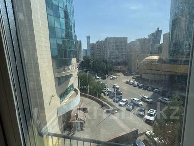 Продажа квартир в Астане: 3-комнатная квартира · 121 м² · 4/8 этаж, Ермекова за 52 млн 〒 3-комнатная квартира · 121 м² · 4/8 этаж, Ермекова за 52 млн 〒 в Астане, Есильский р-н
