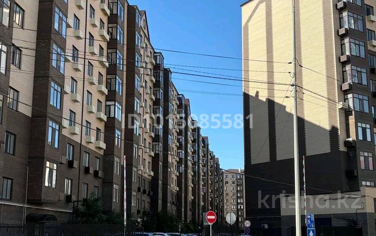 3-бөлмелі пәтер · 100 м² · 3/10 қабат, Нұрсая ш/а., Т. Жумагалиева 10, бағасы: 42 млн ₸ в Атырау, мкр Нурсая — фото 2