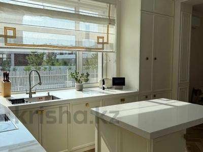 Часть дома · 4 комнаты · 205 м² · 6 сот., Шашкина 26 за 210 млн 〒 в Астане, Есильский р-н