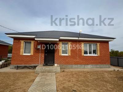 Отдельный дом · 3 комнаты · 80 м² · 5 сот., мкр Жулдыз 31 за 40 млн 〒 в Уральске