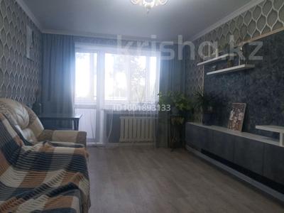 3-комнатная квартира · 64 м² · 3/5 этаж, Майкудук, Майкудук, 11а микрорайон 6 за 16 млн 〒 в Караганде, Алихана Бокейханова р-н