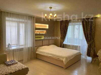 1-комнатная квартира · 32 м² · 2/5 этаж, 6й микрорайон, Ермекова 43 — Бухар Жырау за 13 500 ₸ в Караганде, Казыбек би р-н