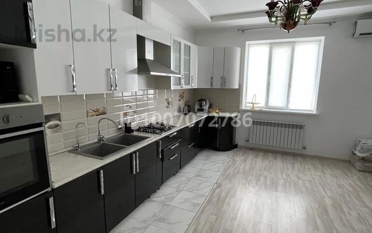 Отдельный дом · 5 комнат · 300 м² · , мкр Самал, Сыдыханова 16 за 47 млн ₸ в Атырау — фото 38