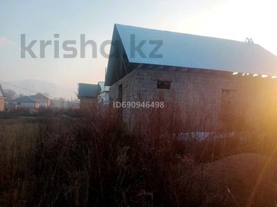 Отдельный дом · 4 комнаты · 120 м² · 6 сот., Центральная 12 — За Кафе Рахмет относится к городу каскелен за 6.5 млн 〒 в Каскелене