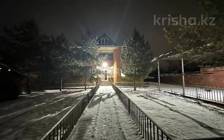 Отдельный дом · 6 комнат · 320 м² · 16 сот., Достык 11 — Винзавод за 93 млн ₸ в  — фото 2