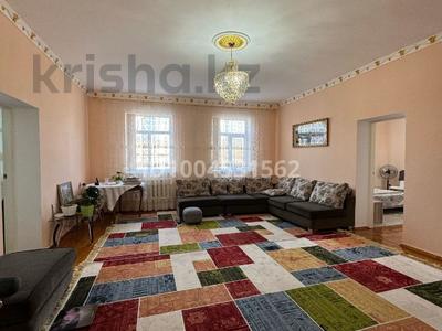 Жеке үй · 5 бөлме · 201 м² · 900 жүзд., Бакишева 4, бағасы: 43 млн ₸ в 