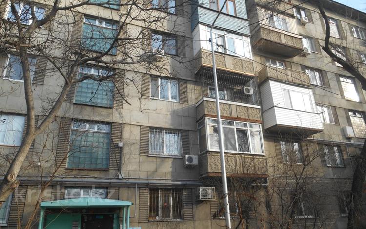 1-комнатная квартира, 35 м², 2/5 этаж помесячно, Валиханова ( Красина ) — Кабанбай Батыра ( Калинина )