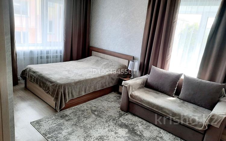 1-комнатная квартира · 40 м² · 4/5 этаж, Интернациональная 30 — Пересечение улиц Назарбаева, ул.Жумабаева, ул.Абая за 15 000 ₸ в Петропавловске — фото 2