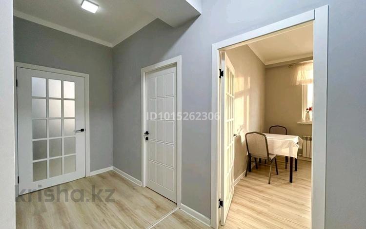 2-комнатная квартира · 60 м² · 4/9 этаж, мкр Нурсая, Абулхайыр хана 51а за 230 000 ₸ в Атырау — фото 2