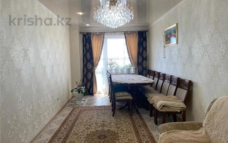 3-комнатная квартира · 86 м² · 10/12 этаж, мкр Юго-Восток, Республики — Ледовый дворец спорта "Караганда-Арена", Карагандинская городская мечеть №1 за 30 млн ₸ в Казыбек би р-н — фото 2